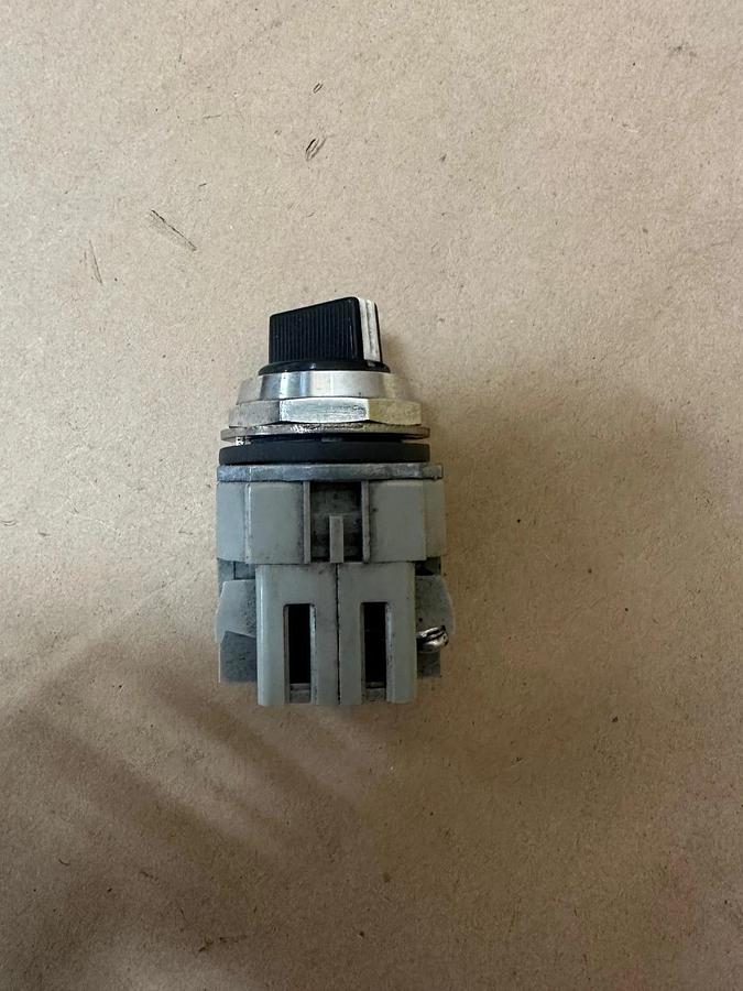 Used IDEC ASD Selector Switch