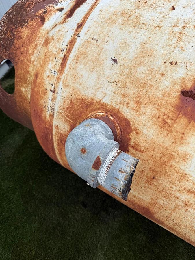 Used Steel FAB Pressure Tank M.A.W.P. 165PSI @ 450°F, M.D.M.T -20°F @ 165PSI, 475 Gal