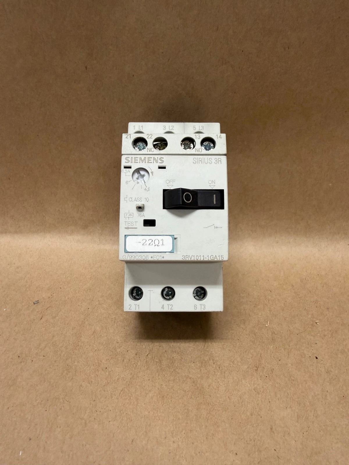 Used Siemens 3RV1011-1GA15 Circuit Breaker