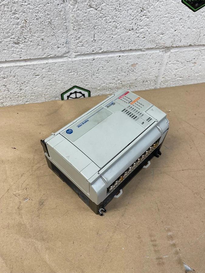 Used Allen Bradley 1764-24AWA Ser B Base Unit 1764-LSP Ser C Processor Unit