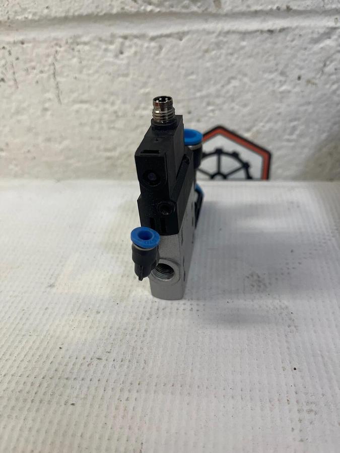 Used Festo CPE14-M1CH-30LS-1/8 Solenoid Valve