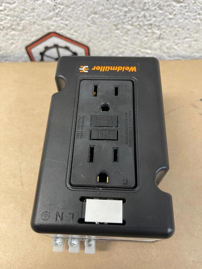 Used Weidmüller 6720005422 Open Industrial Control Panel, 15A, 125V, 50/60 Hz