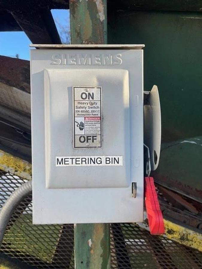 Used Feed Hopper, Drag Chain, 95 cu/ft, No Drive, Chain W:36” L:10’, Discharge H:6'