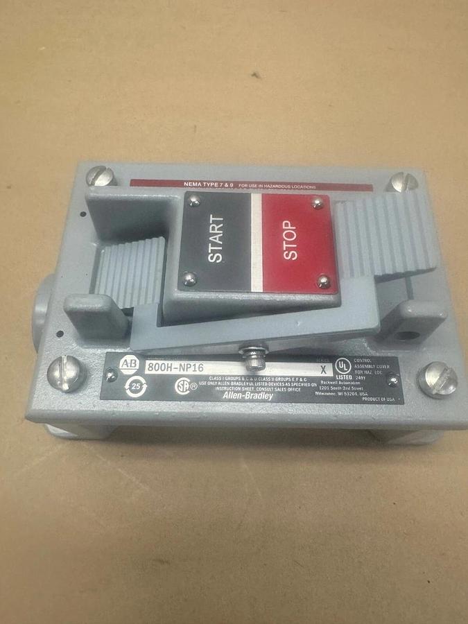 Allen Bradley 800H-2HAM7 Heavy Duty Push Button Station, NEMA Type 7 & 9