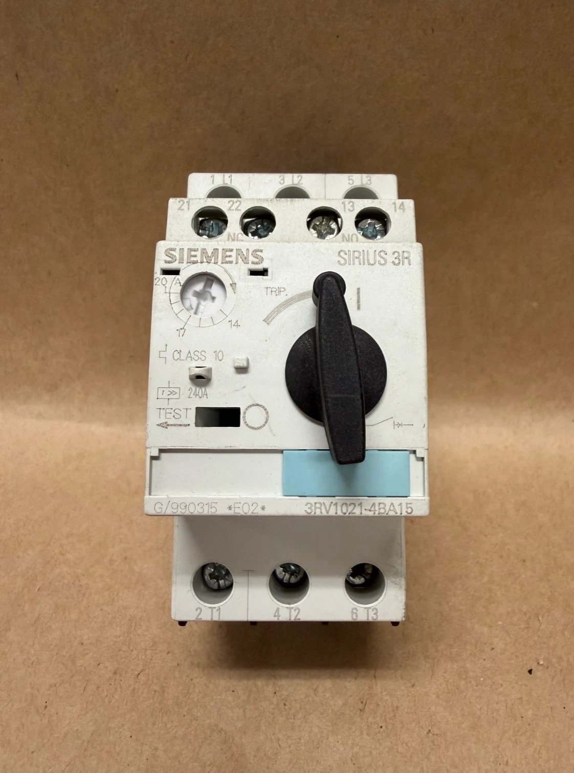 Used Siemens 3RV1021-4BA15 Circuit Breaker