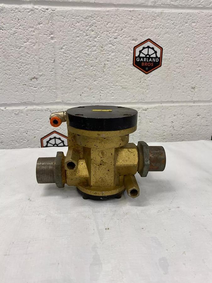 Used Pneumax 0001509785C Mechanical Control Valve