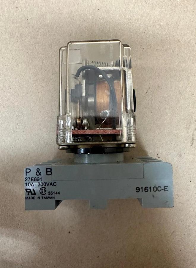 Used Potter & Brumfield KRP-11DN-24 Relay w/ 27E891 Base