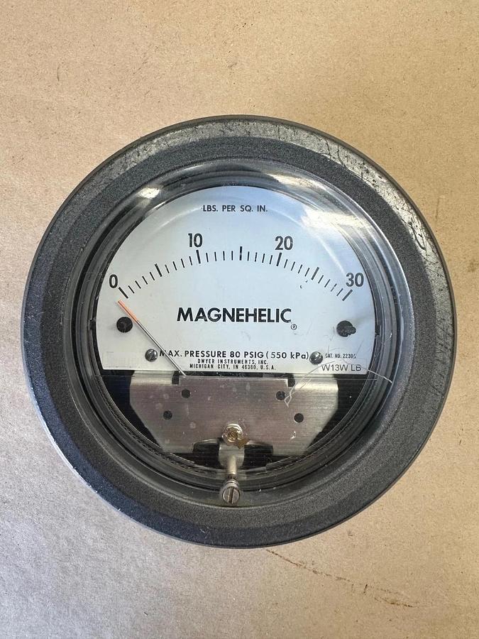 Used Magnehelic 2230C Pressure Gauge