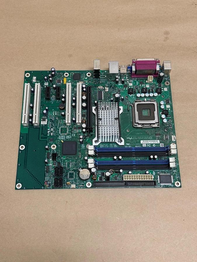 INTEL E210882 Desktop Board