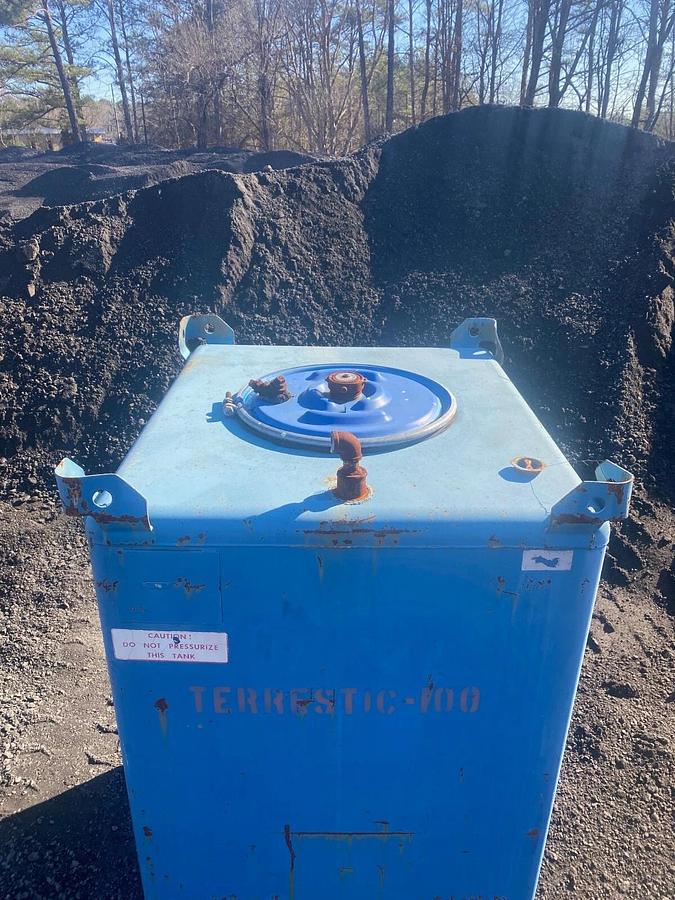 Used Hoover Universal 28144, 549 Gallon Tank, Industrial Liquid Storage Tank