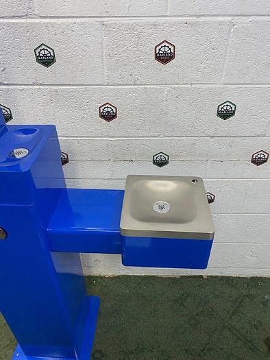 New - open box Global Industrial 761216 BL Outdoor Bottle Filling Station, Drinking Fountain