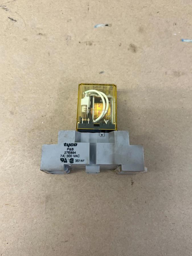Used idec RY4S-U Relay/Socket