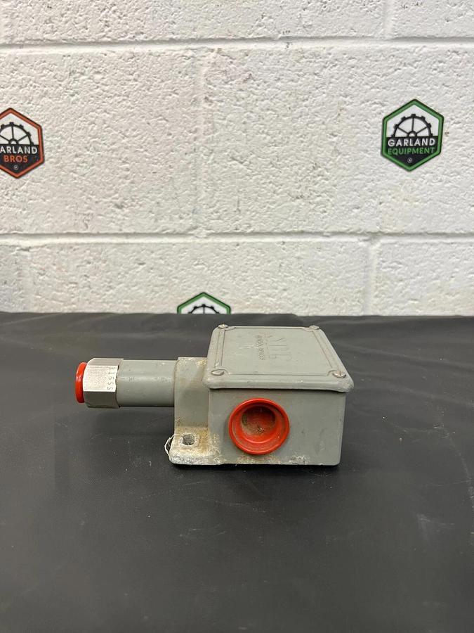 Used SOR 9NN-K5-M4-C2A-RR Pressure Switch 200-1,000 PSI