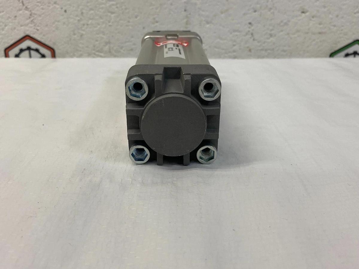 Used Parker A55L0050/000AAAA0000A0000 Pneumatic Cylinder Pmax 10BAR/145 PSI D7/12