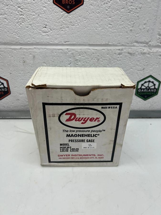 Used Dwyer 2230 Magnehelic Differential Pressure Gage, Range 0-30 PSI