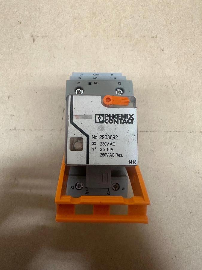 Used Phoenix Contact 2903692 Switching Relay w/ RIF-3-BSC/ 2x21 Relay Base
