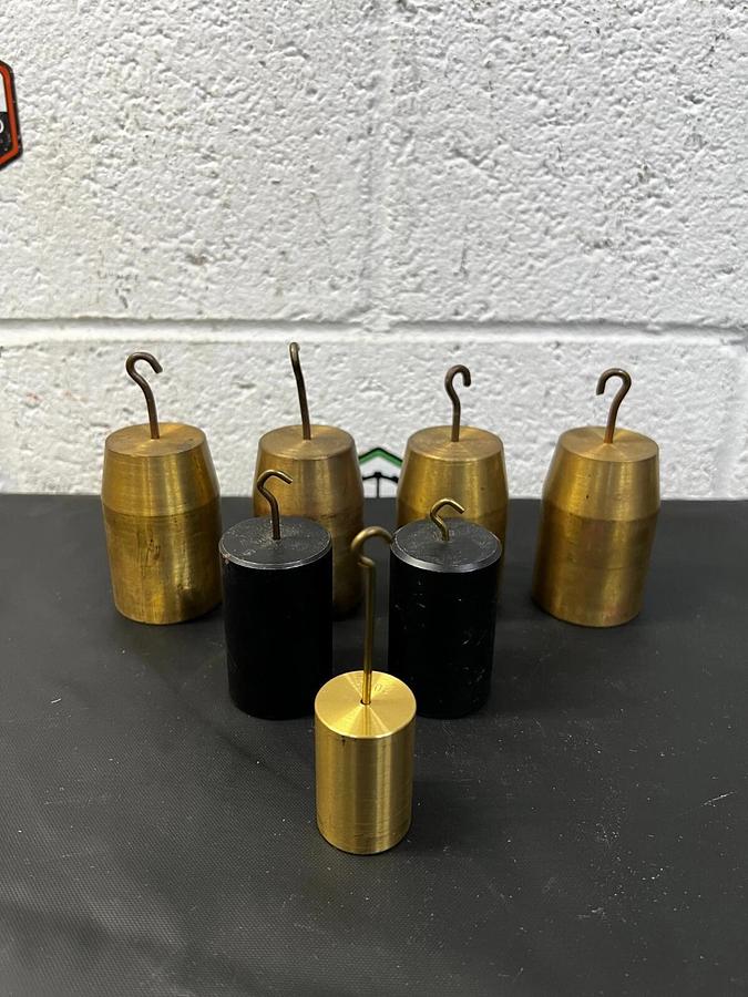 Used Vintage Scale Calibration Hook Style Set 1 Kg(4)/ 500 Kg(2)/ 200 Kg (1), 7 Total