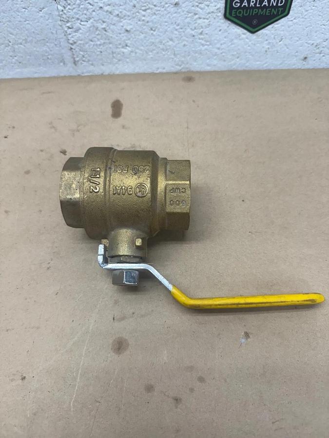 Used Apollo 94A1 1-1/2” Brass Two-Way Valve, 250 PSI, 600 CWP