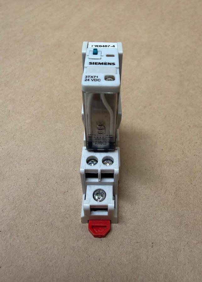 Used Siemens 3TX71 Relay w/ 3TX7144-IE7 Relay Base