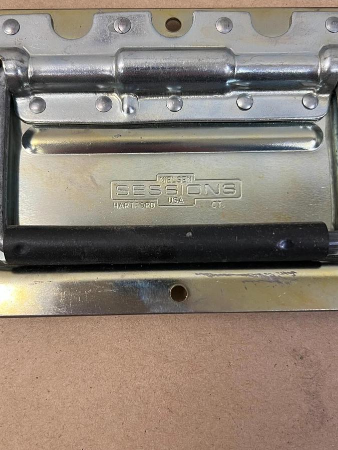 Used Nielsen Sessions Spring Loaded Recessed Handle w/ Rubber Grip - Lot of 4