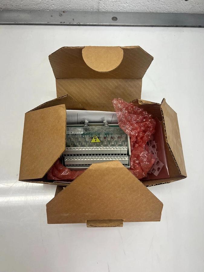 Used Allen Bradley 1492-IFM20F-F120-2 20 Pt. Fusible Interface Module