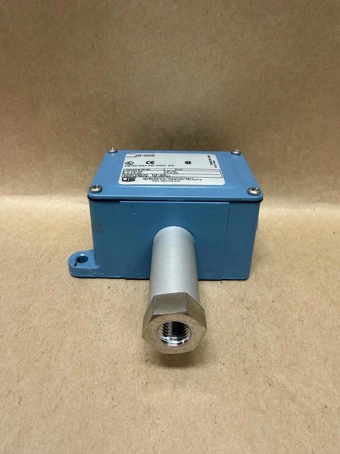 Used United Electric J6-356 Pressure Switch