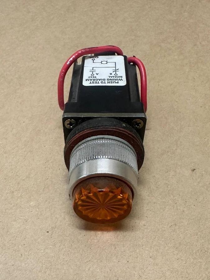 Used Allen Bradley 800MR-PT16K Pilot Light w/ 800M-XAK Contact Block