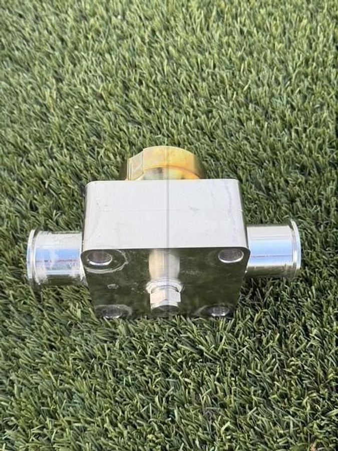 Used Stainless Steel Filter Housing w/ 316L Stainless Steel Flow Cell