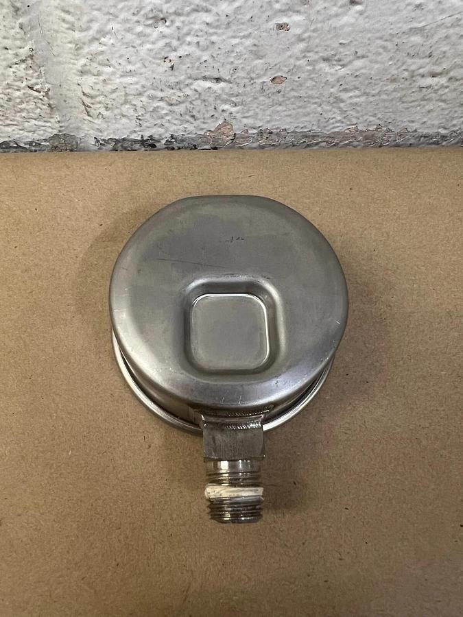 Used Swagelok PGI-63C-PG3000-LAOX SS 1/2” Gauge 0-3000 PSI/Bar NPT Lower Mount