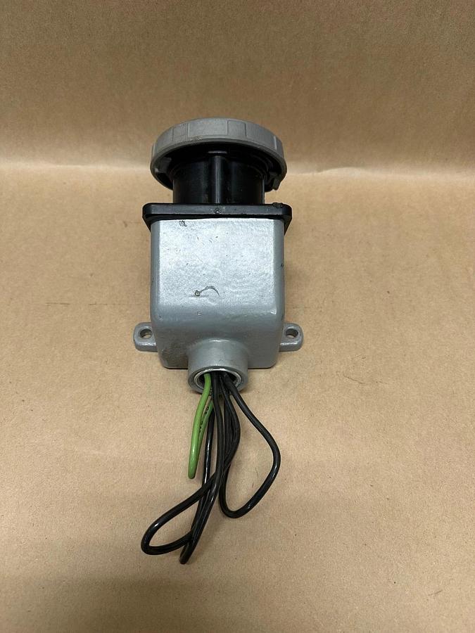 Used Hubbell 430R5W Watertight Sleeve Receptacle w/ MB302W Pin & Sleeve Receptacle