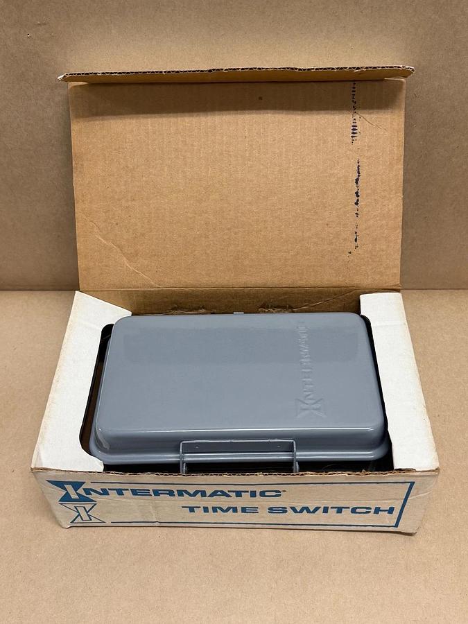 Used Intermatic T104R8 24 Hr. Dial Time Switch w/ Type 3R Rainproof Enclosure *NEW*