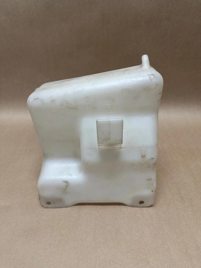 Used General Motors 15650373 Reservoir