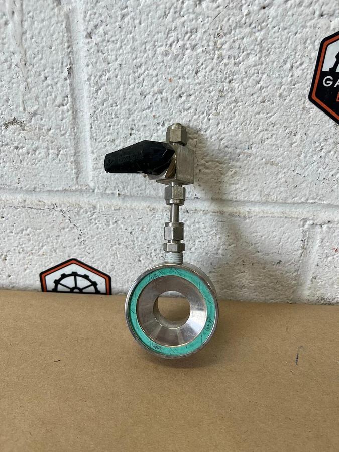 Used SS-43GS4 Ball Valve, w/ Rosemount DP0004-1111-S6 Pressure Transmitter Base