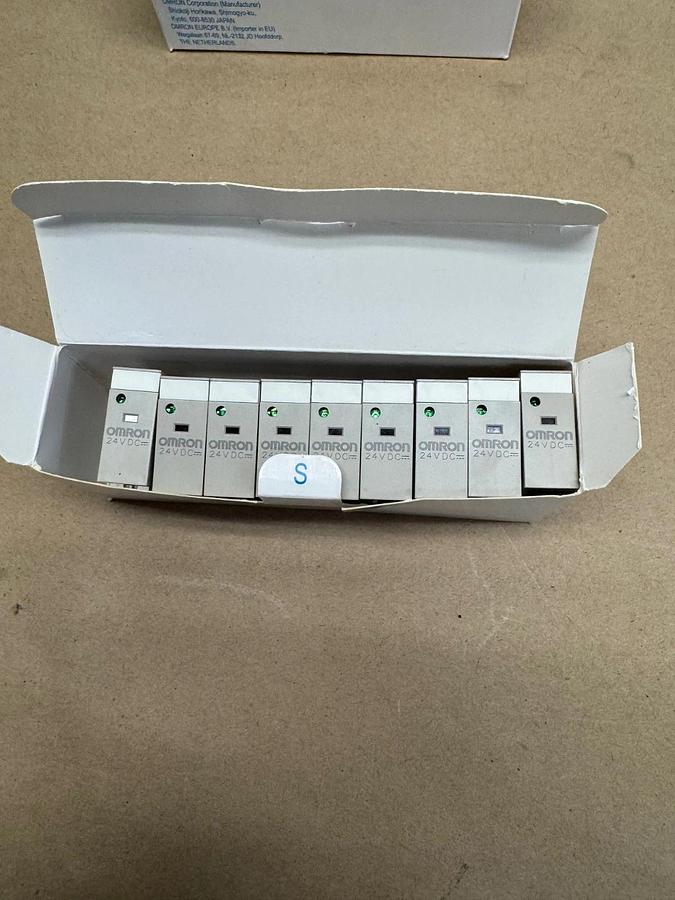 Used Omron G2R-1-SN DC24 General Purpose Relay Qty 19 *NEW*