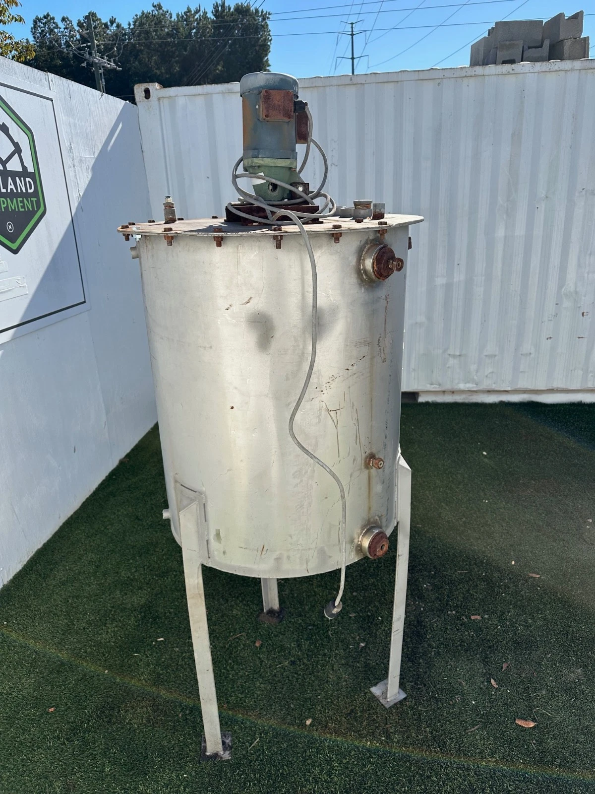 Used Stainless Steel Mixing Tank, 106 Gallon, w/ Leeson 1/3Hp @ 1725Rpm, 1 Ph, 115V