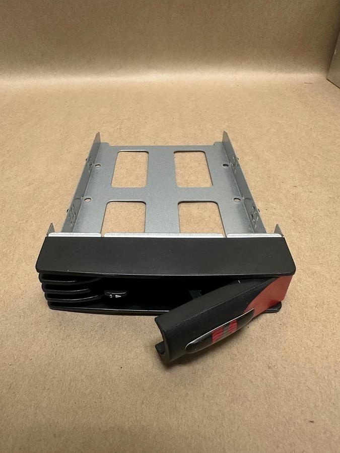 Used 4 Bay SATA Horizontal Enclosure w/ Trays