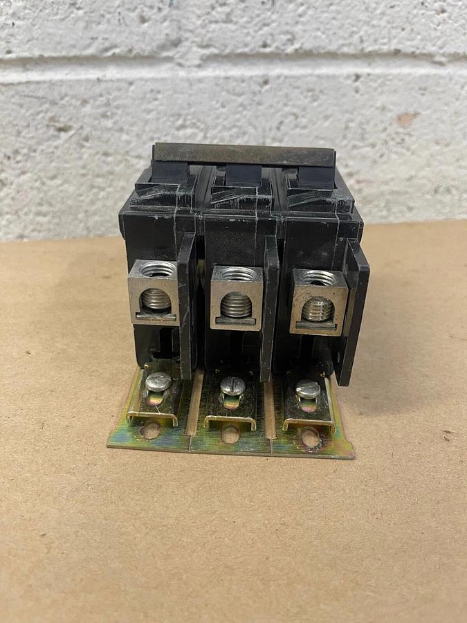 Used Siemens BQ3B020, I-T-E Circuit Breaker, 3-pole, 240 VAC