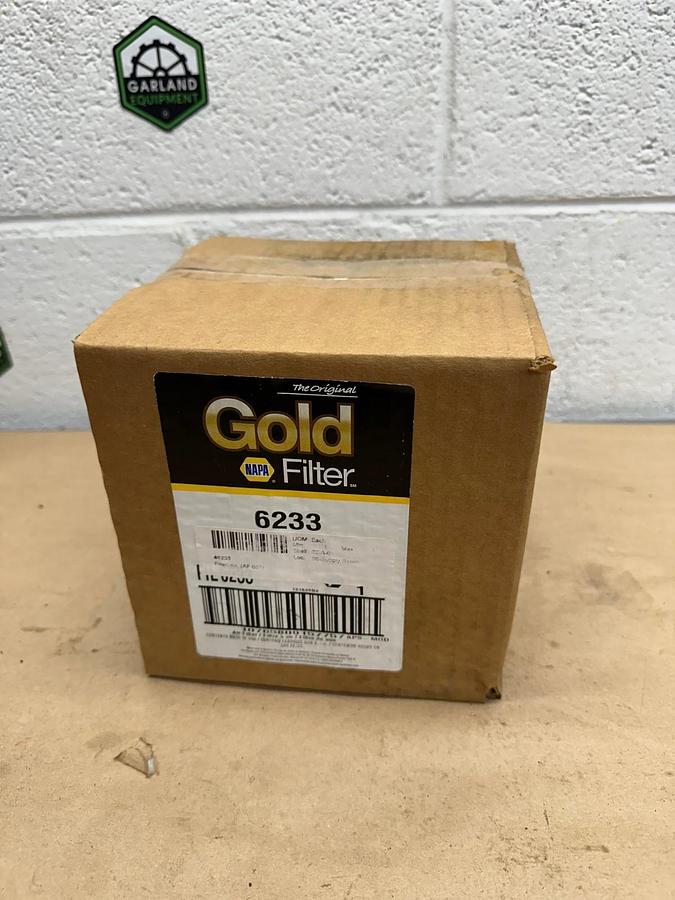 Used NAPA 6233 Gold Air Filter *FACTORY SEALED*