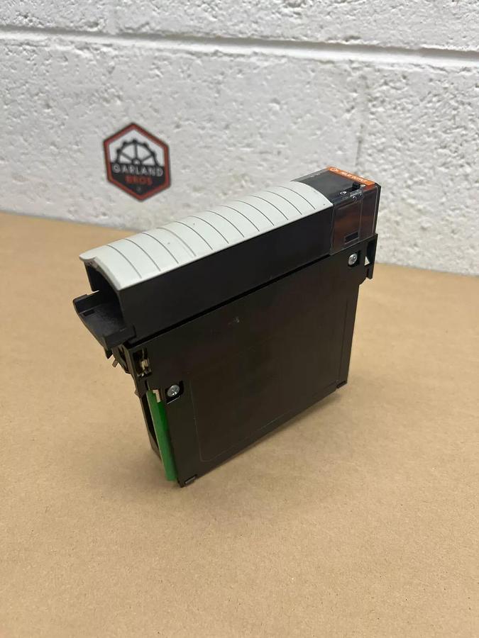 Used Allen Bradley 1756-OW16I/A Relay Isolated Output 16PT.