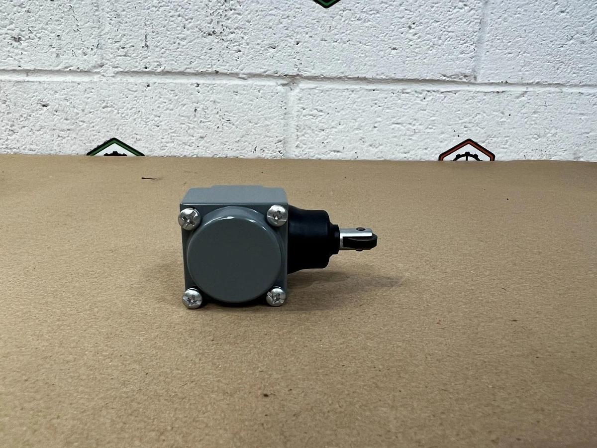Allen Bradley 40146-017-64 Limit Switch Head