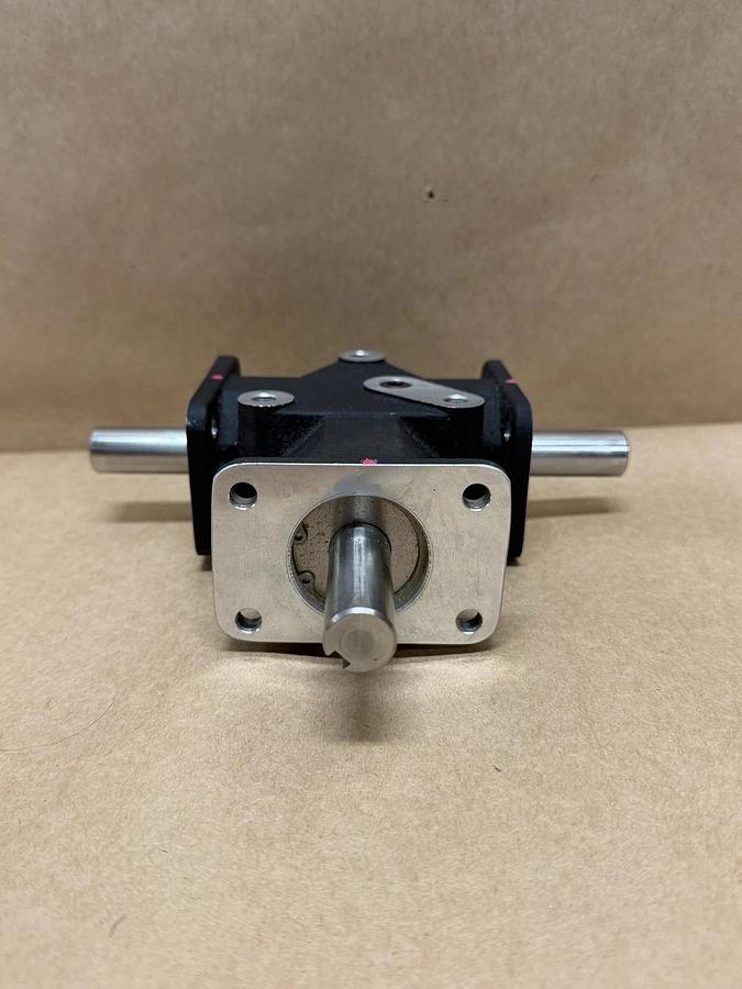 Used Crown C109806 Zero Max, 90 Degree 3 Way Gear Drive