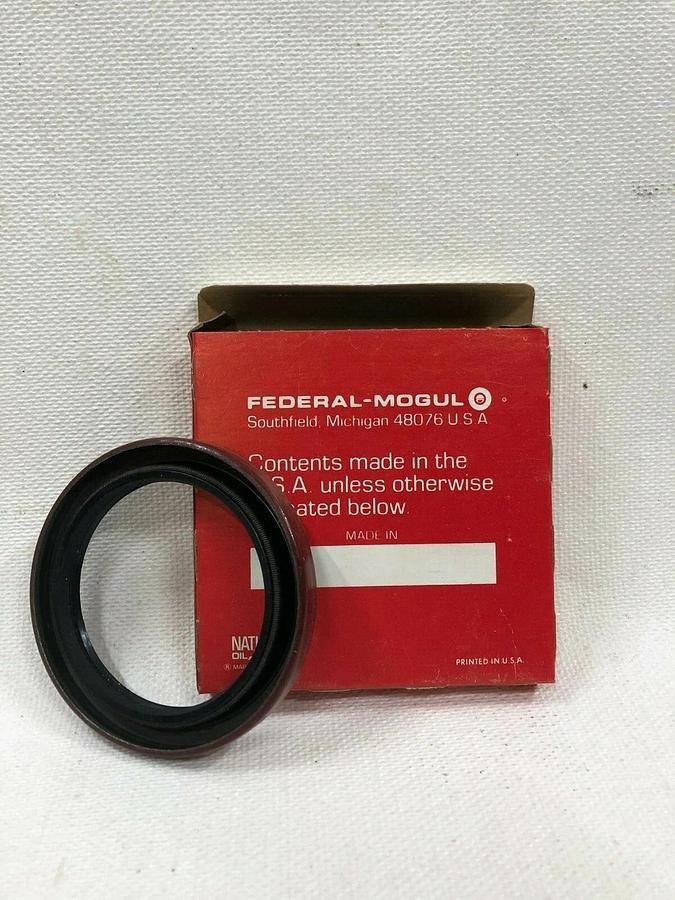Used National Oil Seals Federal-Mogul 470605 Lot of 6