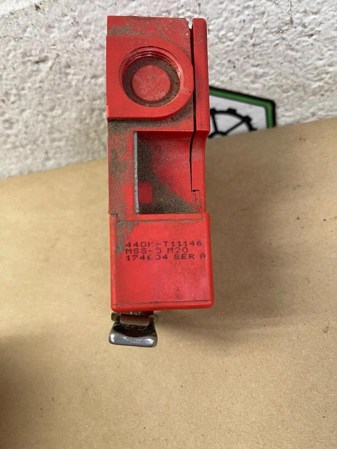 Used Allen Bradley 440K-T11146 Guard Master Trojan 5 Safety Switch