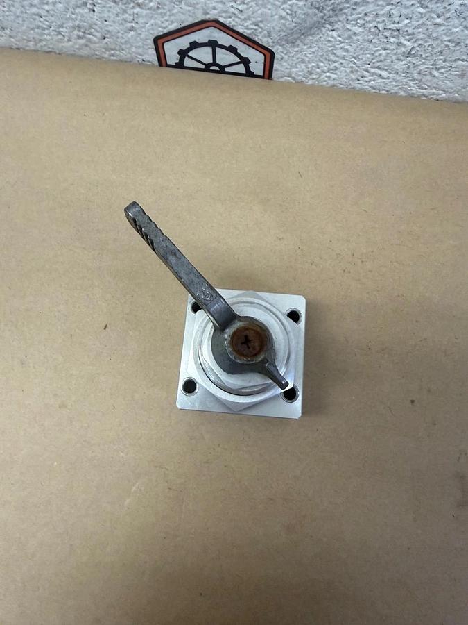 Used Parker 8443E-6D28P Mini Low Torque Valve