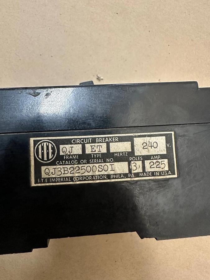 Used I.T.E. QJ3B22500S0I 225A 3 Pole Circuit Breaker