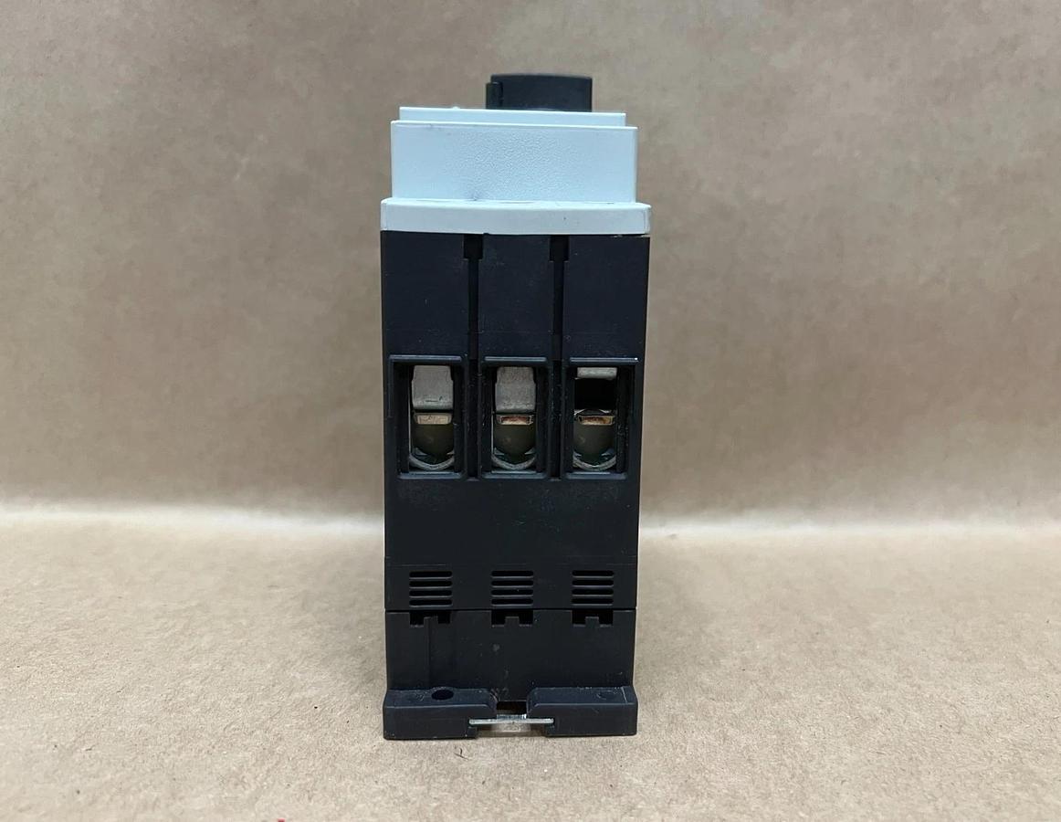 Used Siemens 3RV1031-4FA10 SIRIUS 3R Circuit Breaker
