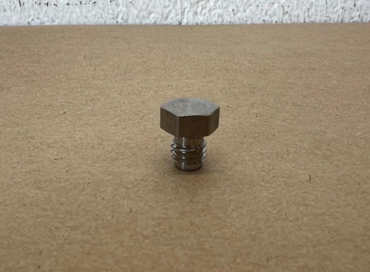 Used Swagelok M8 Plug 316 Stainless Steel Plug - Lot of 20