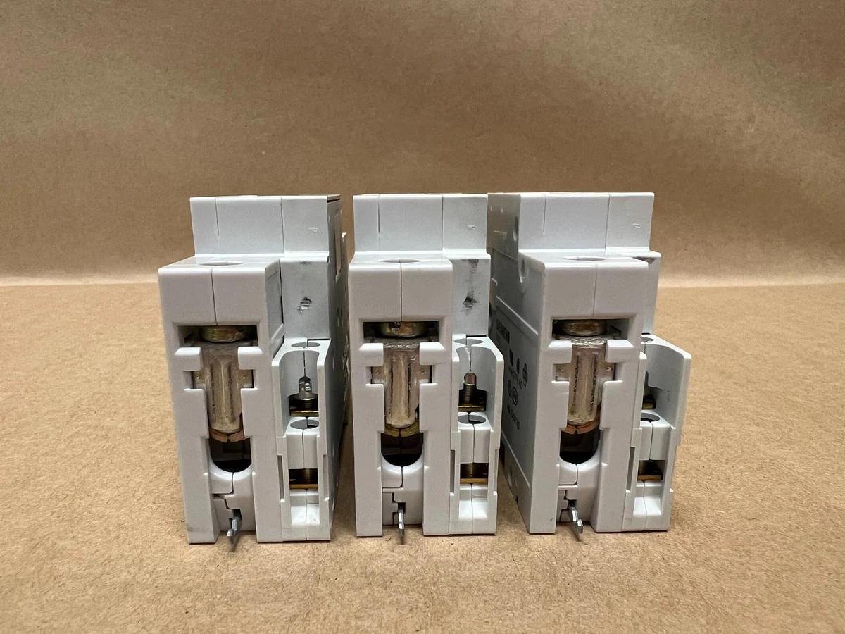 Used Siemens 5SX21 C2, 230/400V Circuit Breaker, 5SX9100HS Auxiliary Contact Lot of 3