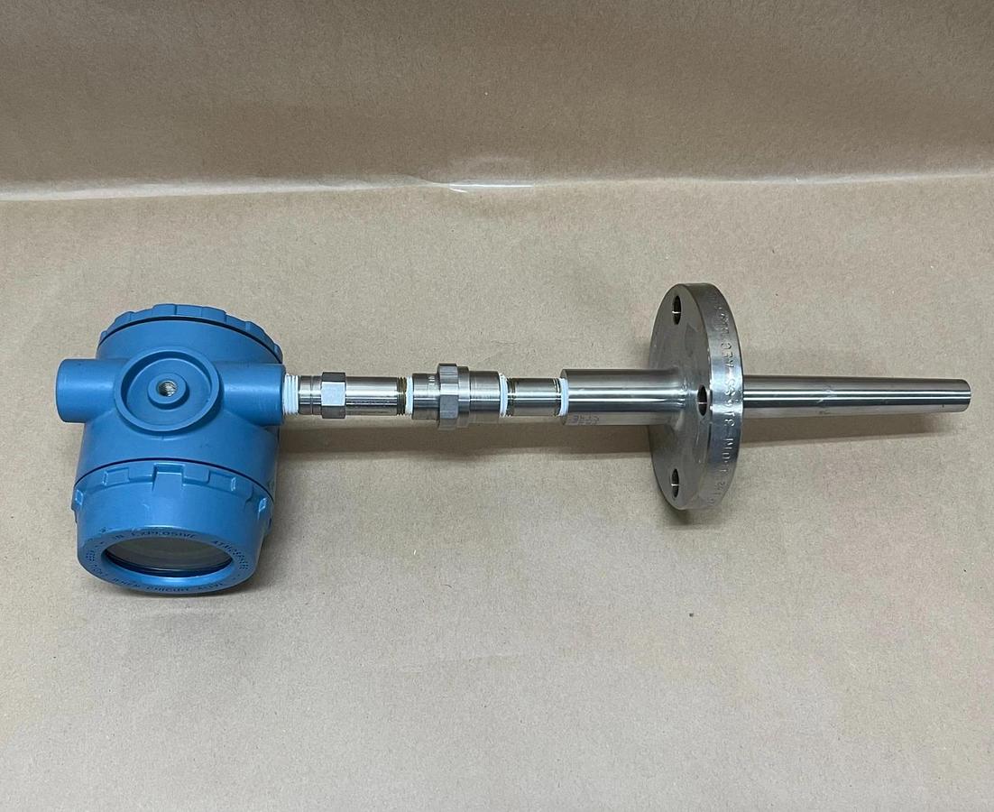 Used Rosemount 3144D1NAM5X104 Temp Transmitter, Book/XF 1-1/2" Flanged Thermowell