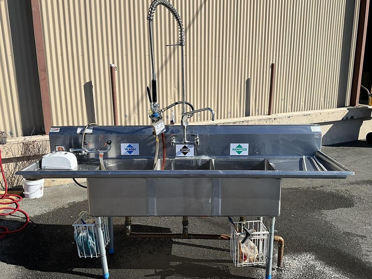 Used Select Stainless 24” x 18” x 13” Sink, Workstation/Table